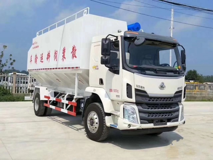 东风柳汽28方散装饲料运输车