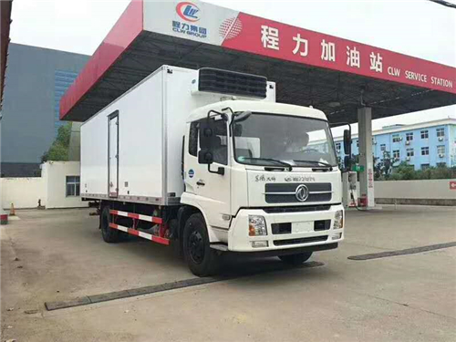 东风天锦6.8米冷藏车