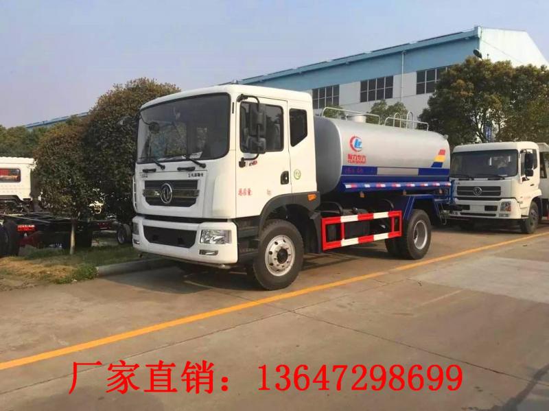 东风多利卡D9 12方洒水车