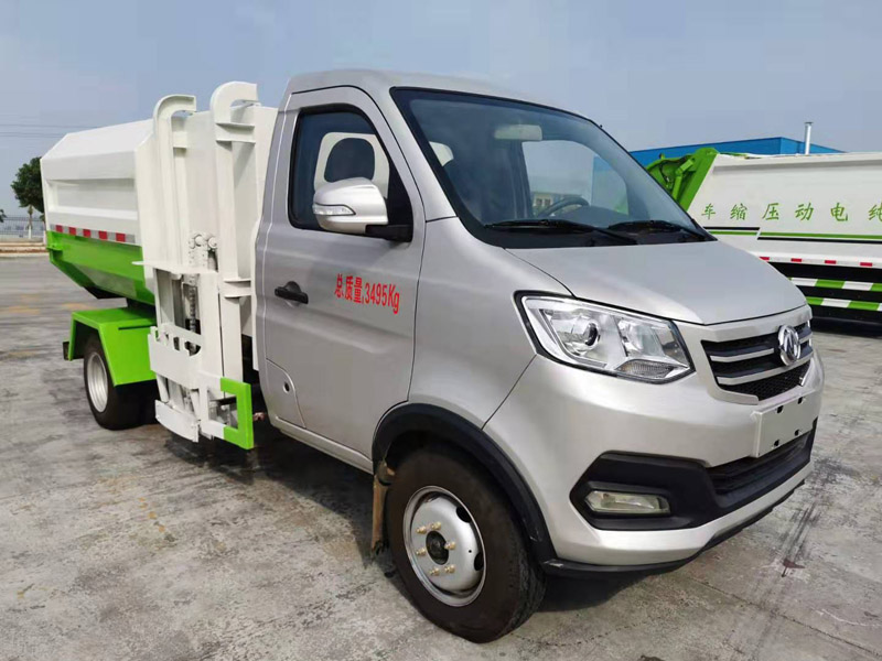 东风纯电动挂桶式垃圾车