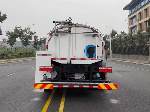 CL5180GXSBEV型纯电动路面清洗车