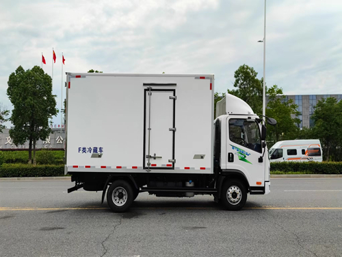 解放油电混合冷藏车