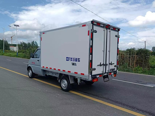 五菱小型电动冷藏车