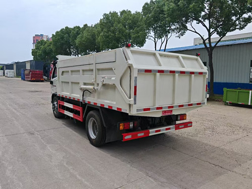 福田金刚纯电动渣土车