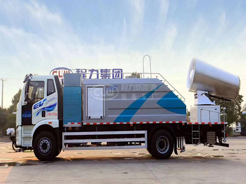 解放电动抑尘车