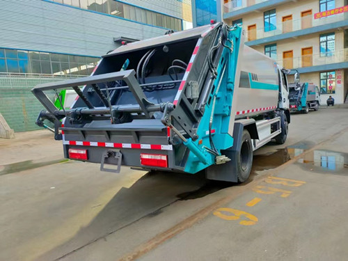 东风10方CNG天然气压缩式垃圾车