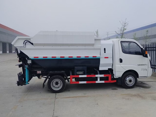 飞碟纯电动自装卸式垃圾车