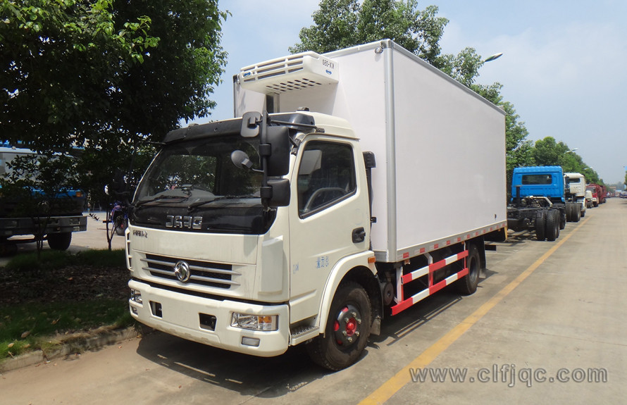 东风多利卡5.1米冷藏车