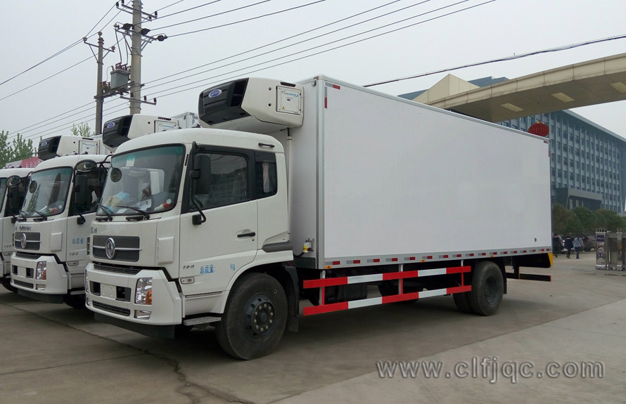 东风天锦6.1/7.4米冷藏车