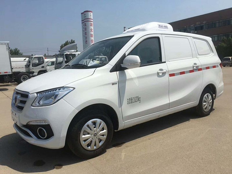福田IX5面包冷藏车