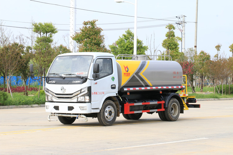 东风D6国六洒水车