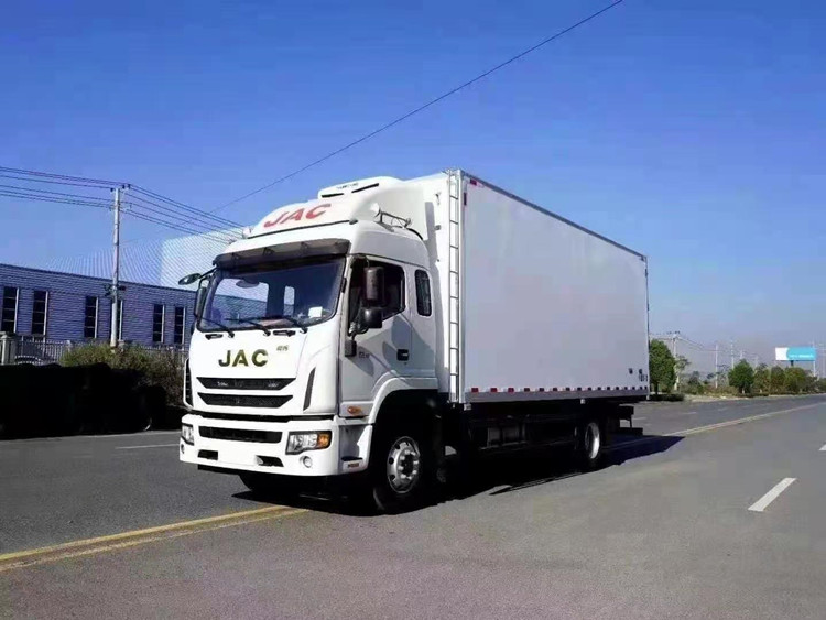 江淮帅铃Q9国六6.8米冷藏车