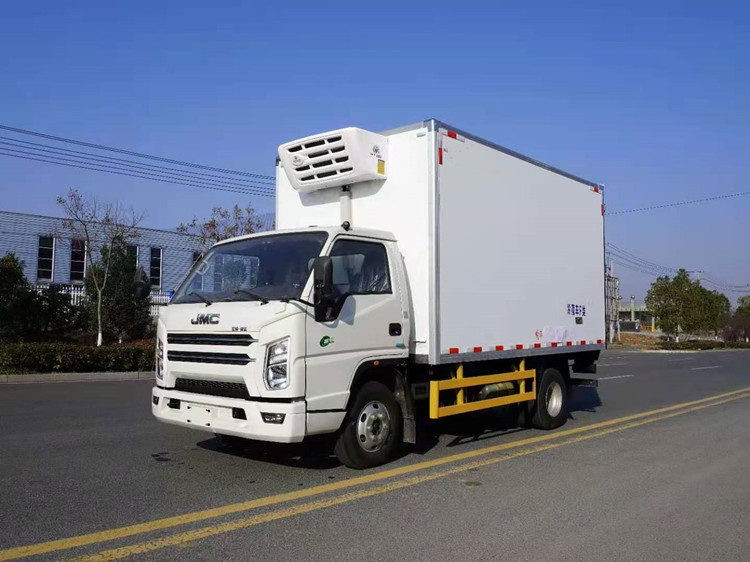 江铃宽体国六4.2米冷藏车