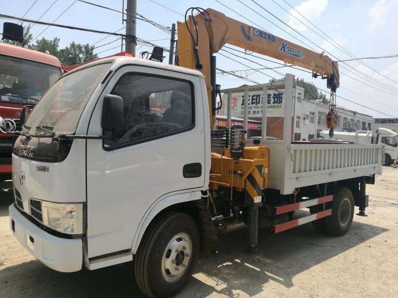 东风福瑞卡蓝牌徐工3.2吨随车吊货厢3.4米