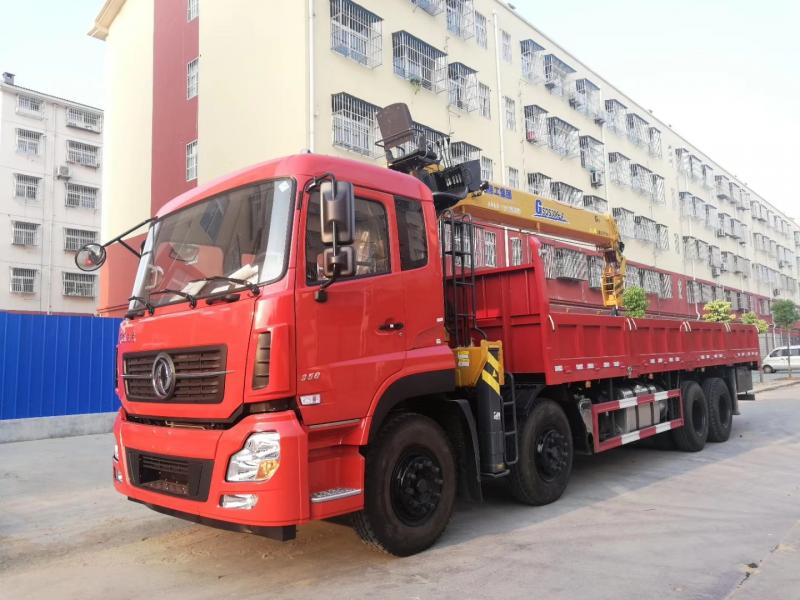 东风天龙前四后八雷诺350马力徐工12吨随车吊