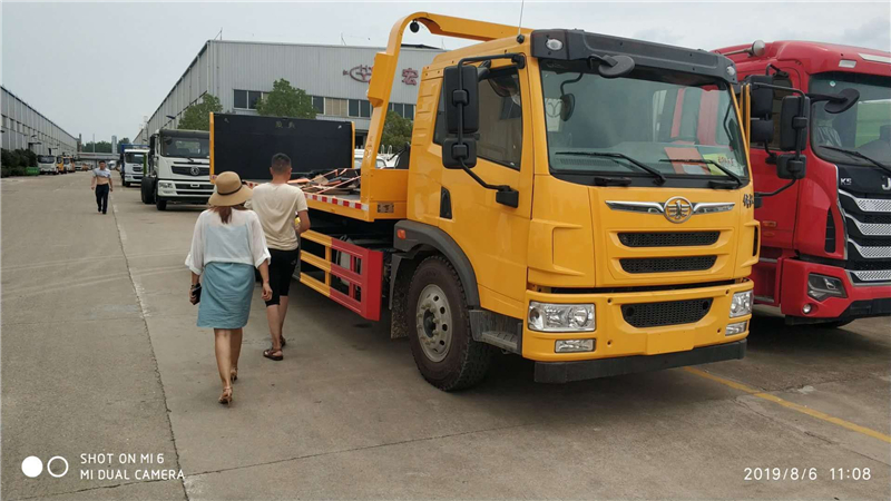 国六解放龙V黄牌一拖二清障车