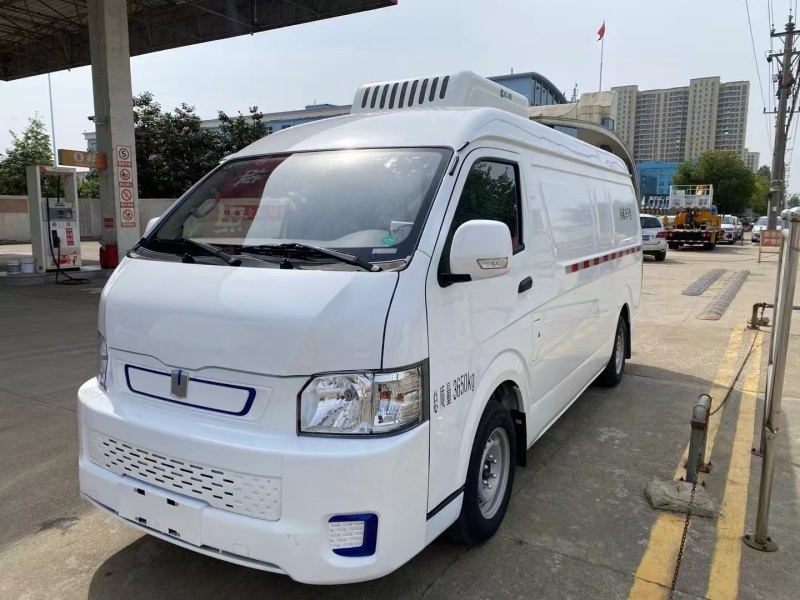 吉利远程 E6 纯电动面包冷藏车