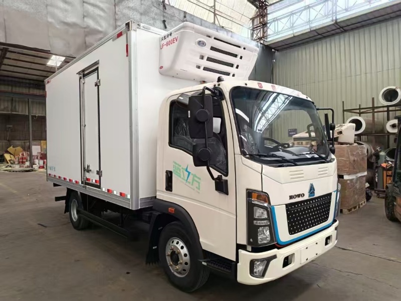 (4.2米）重汽豪沃纯电动冷藏车