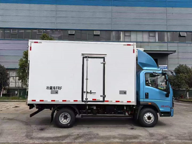 (4.2米）重汽豪沃纯电动冷藏车