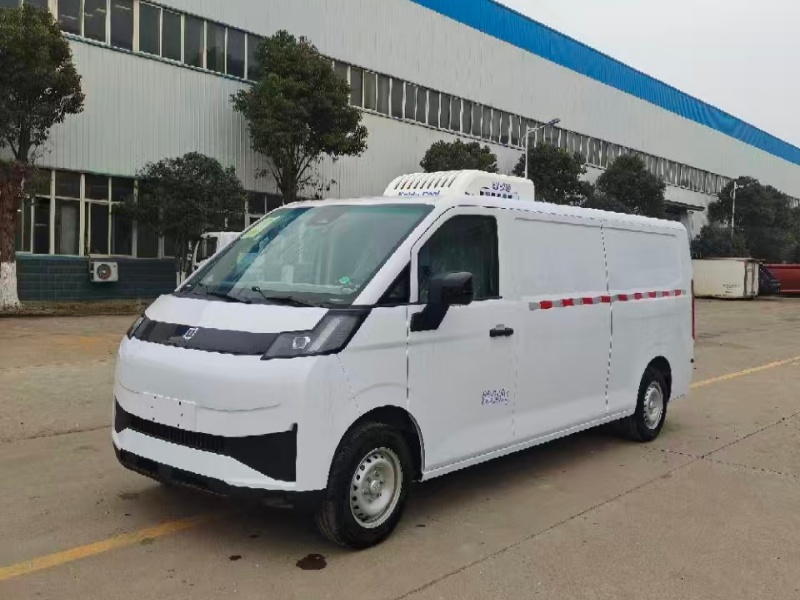 吉利 V8E纯电面包冷藏车