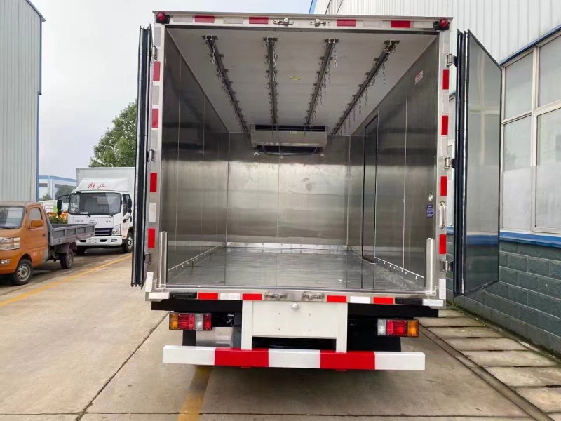 (4.2米）庆铃五十铃 M600蓝牌冷藏车