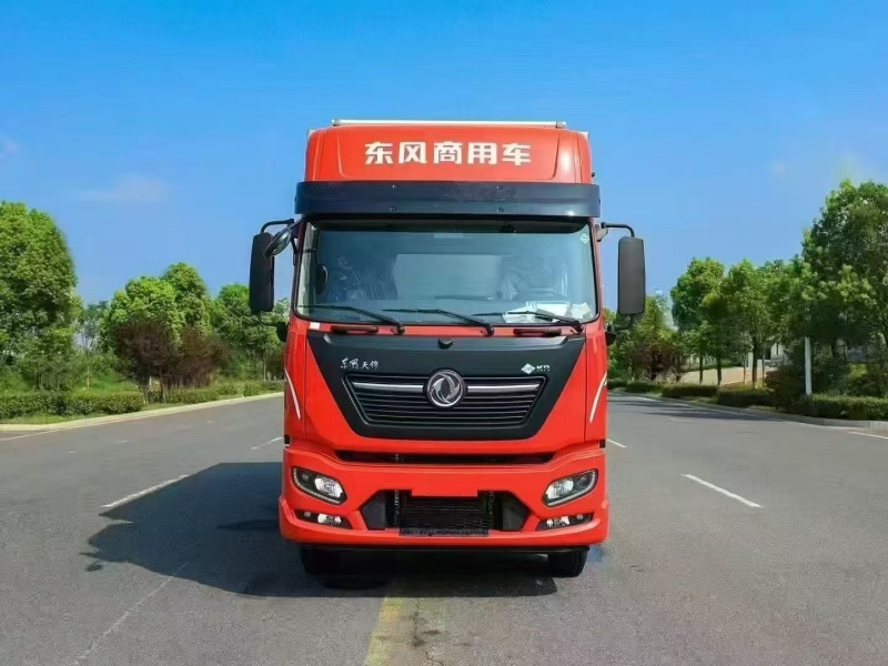 (6.8米）东风天锦LNG天然气冷藏车