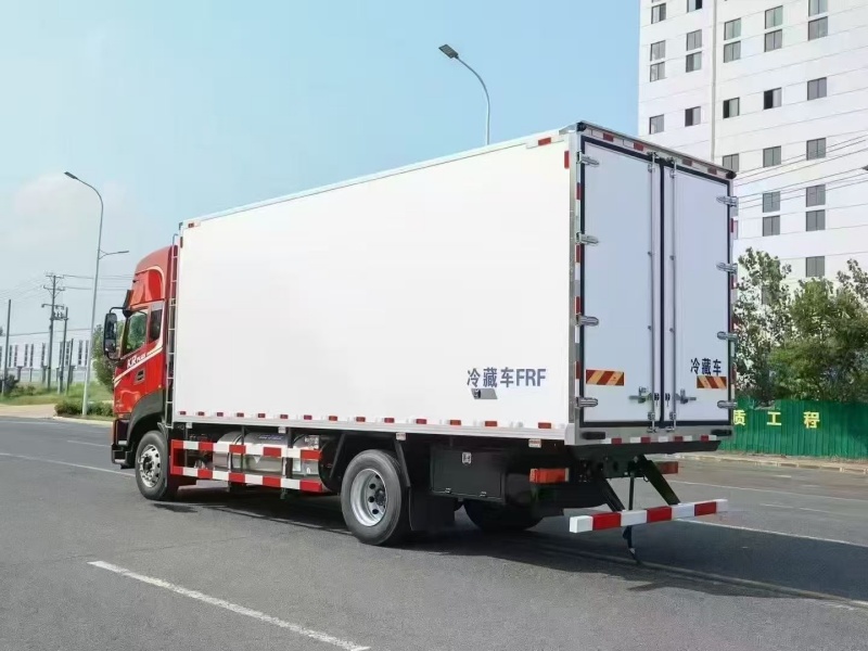 (6.8米）东风天锦LNG天然气冷藏车
