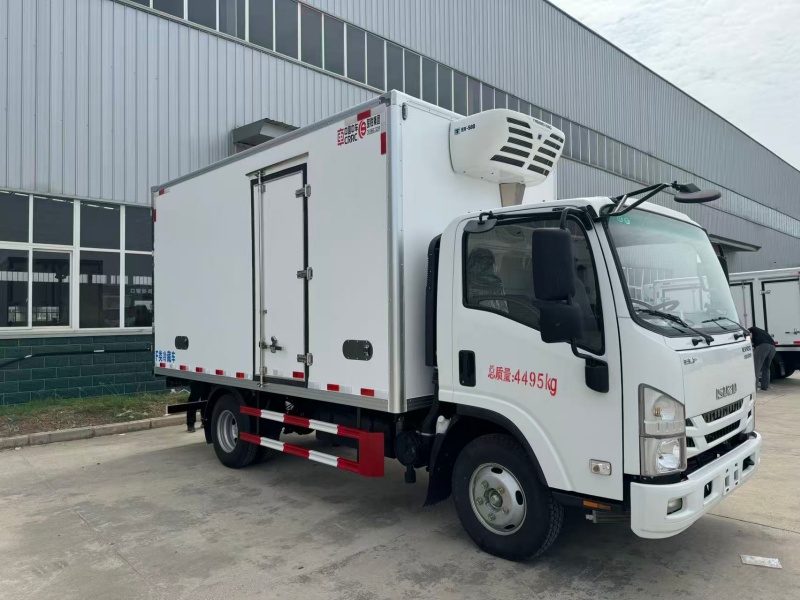 庆铃五十铃KV100蓝牌4米2冷藏车