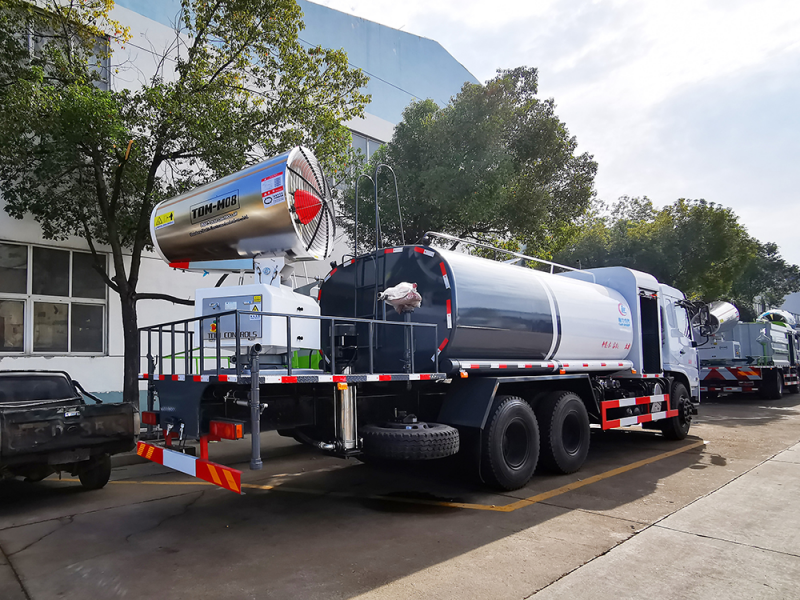 东风专底后双桥喷雾消毒车/消毒车价格和降尘洒水车资料