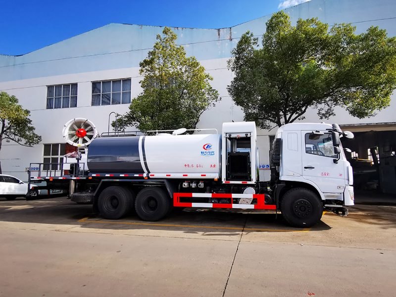 东风专底后双桥喷雾消毒车/消毒车价格和降尘洒水车资料