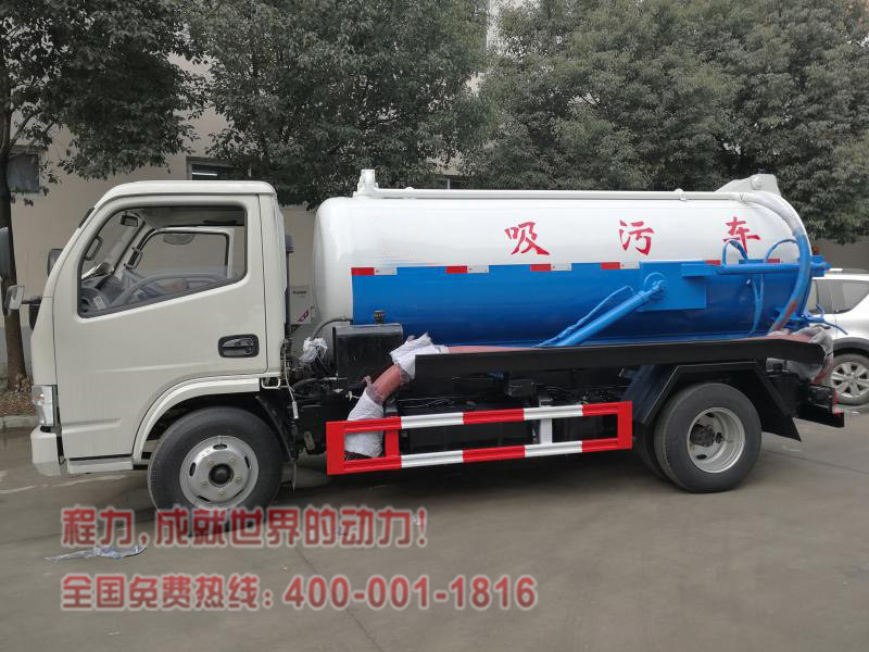东风多利卡吸污车（4方）