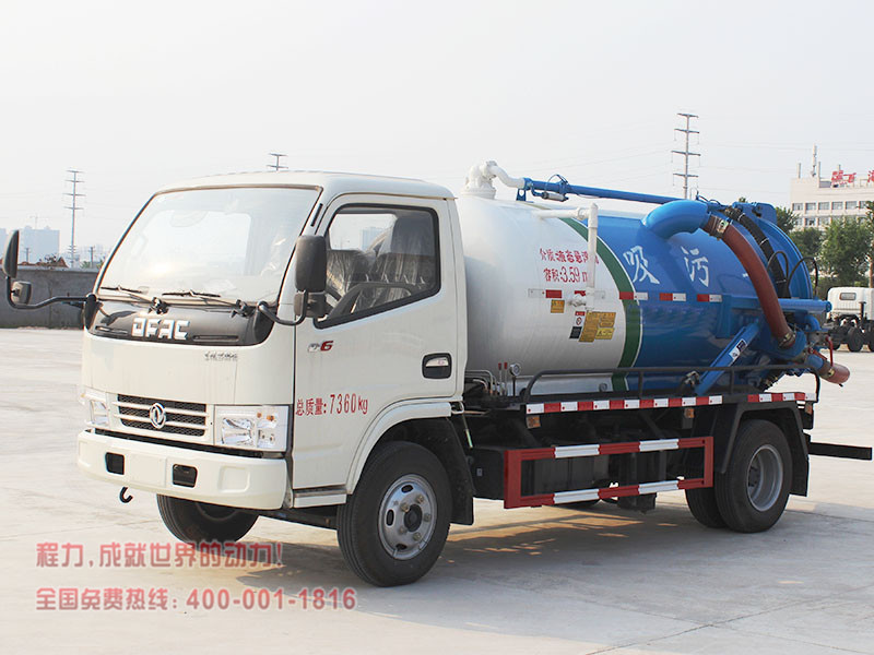东风多利卡吸污车  