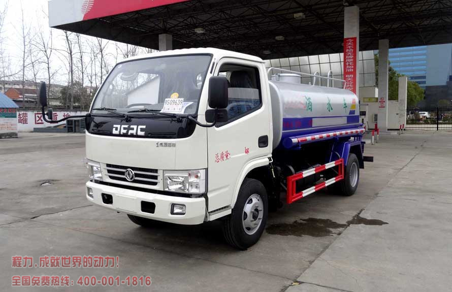 东风多利卡5吨洒水车