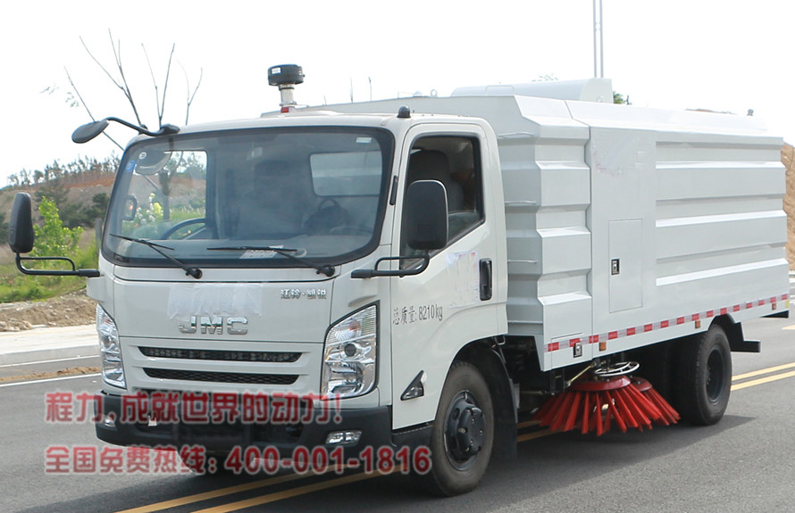 江铃扫路车