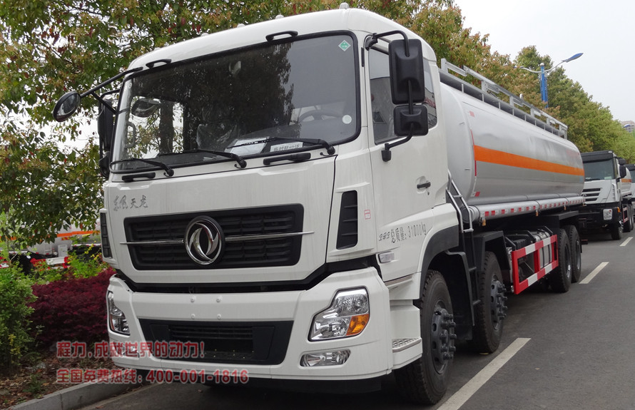 东风天龙前四后八油罐车