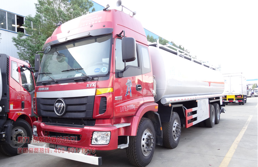 福田欧曼前四后八油罐车