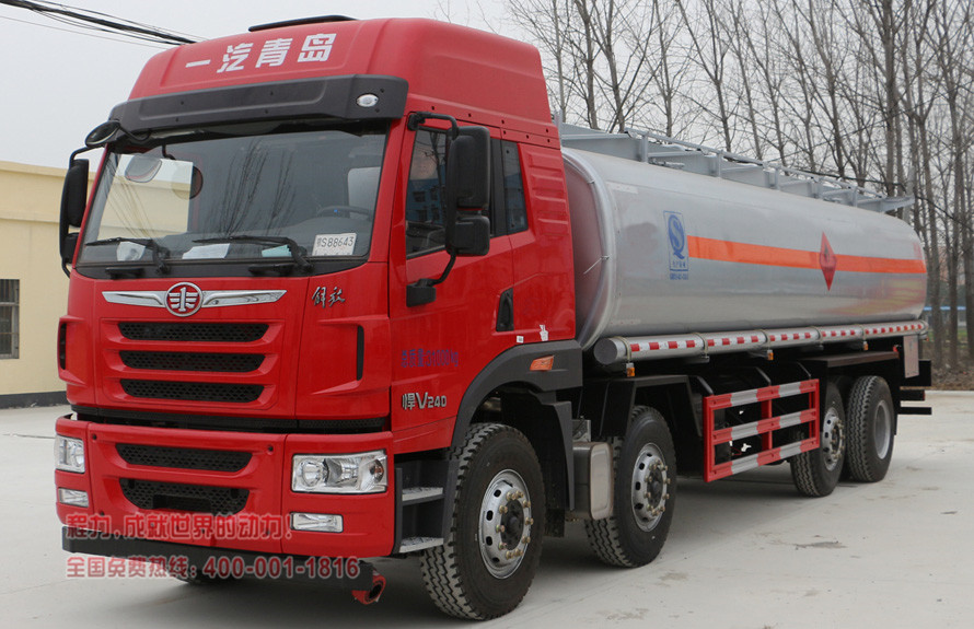 解放前四后六油罐车