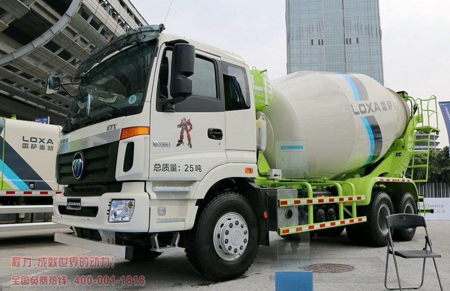福田雷萨14立方混凝土搅拌车