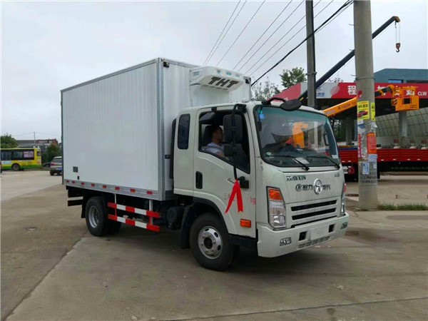 大运排半（3.75米）冷藏车