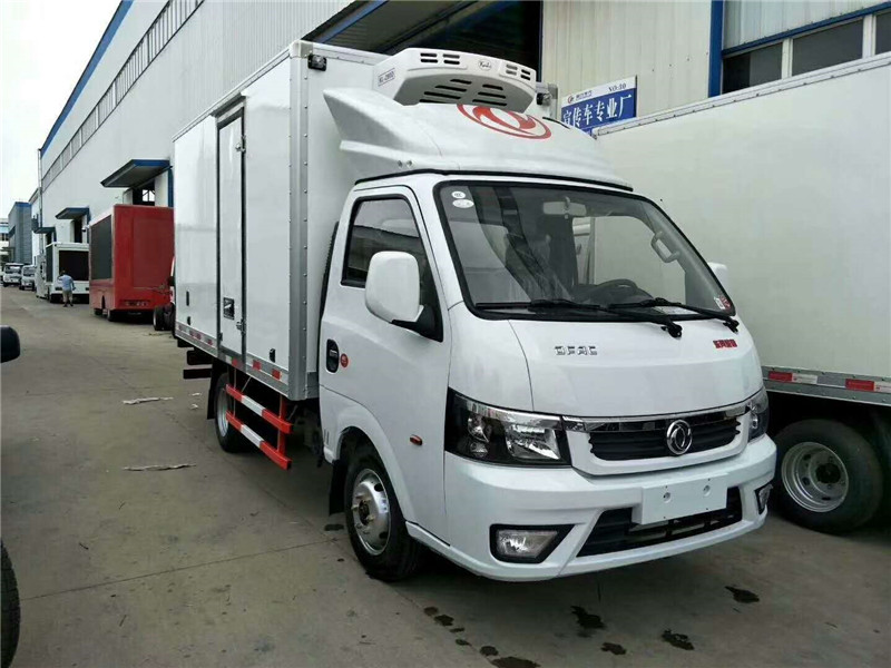 3.5米东风逸途（后双轮）冷藏车