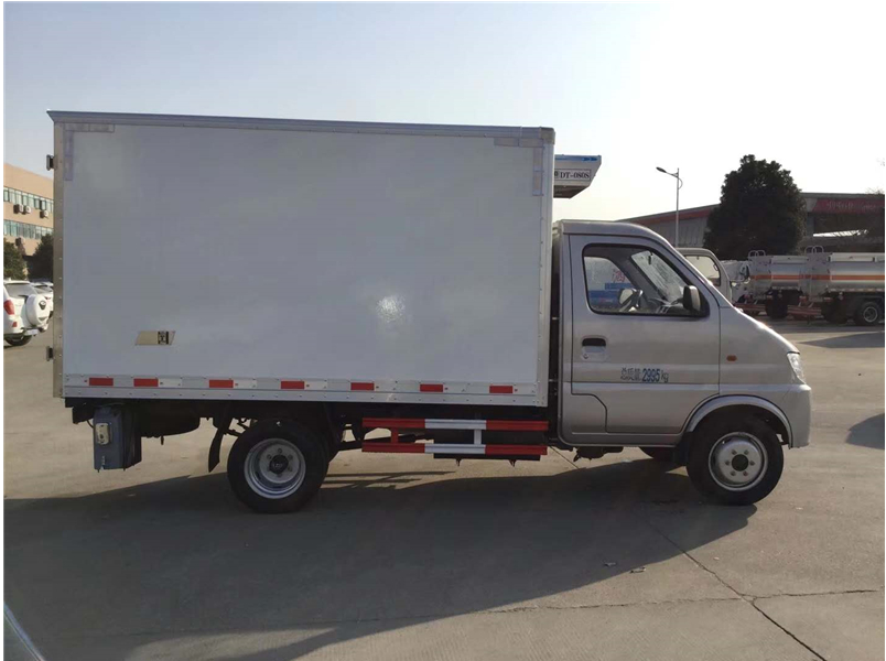 3米/3.35米长安（后双轮）冷藏车