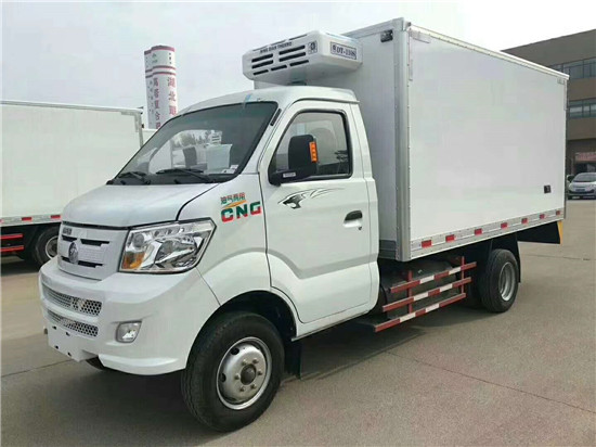 3.5米重汽王牌（后双轮）肉勾冷藏车