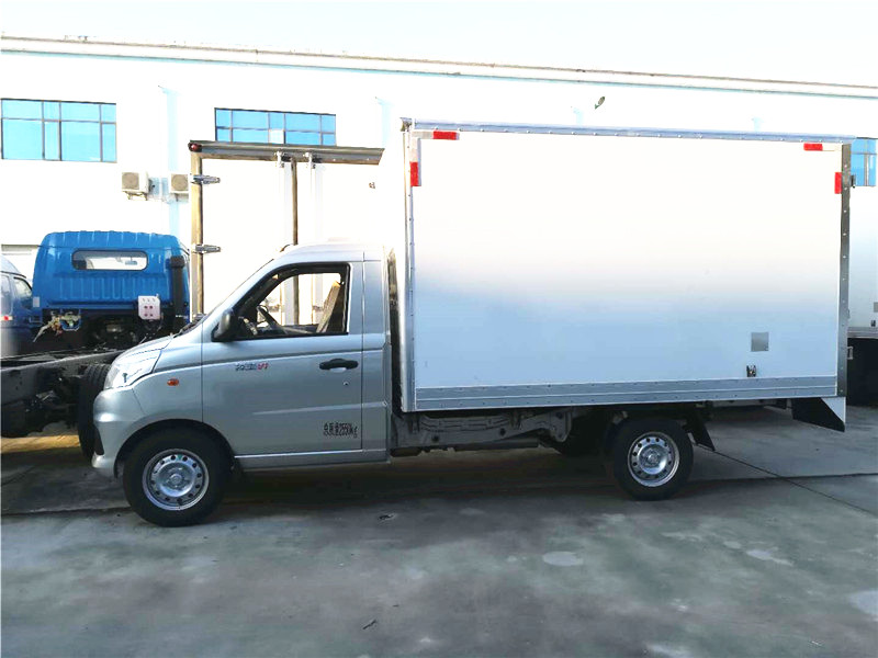 2.8米福田祥菱（后单轮）冷藏车