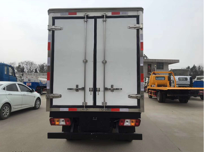 3.5米福田康瑞（后双轮）冷藏车