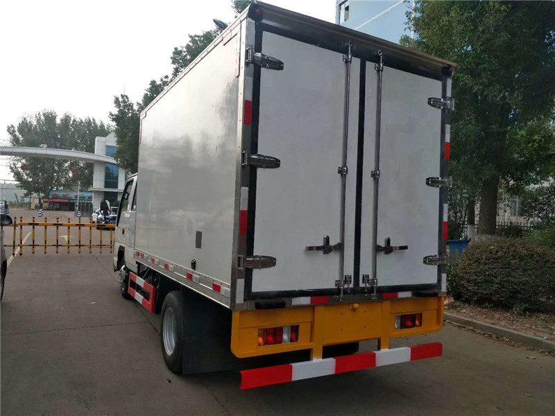 3.15米五十铃（双排）冷藏车