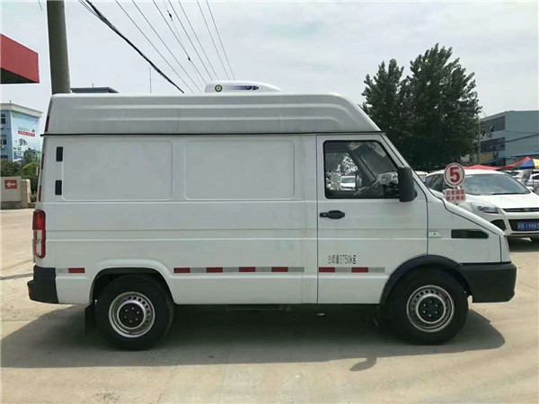 2.1米依维柯（短轴）面包冷藏车