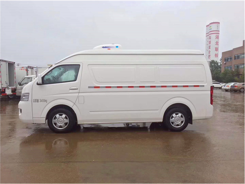3米福田G9(柴油/汽油）面包冷藏车