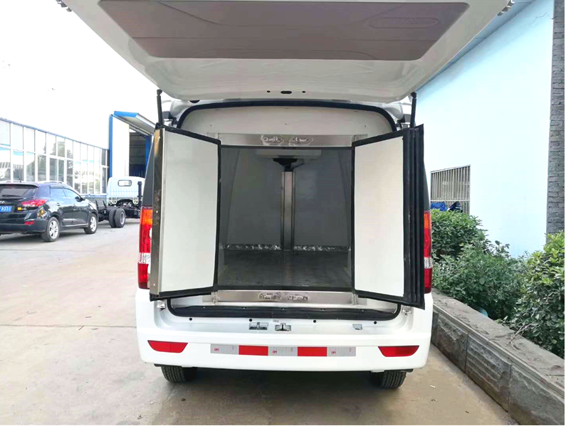 2.1米东风小康面包冷藏车