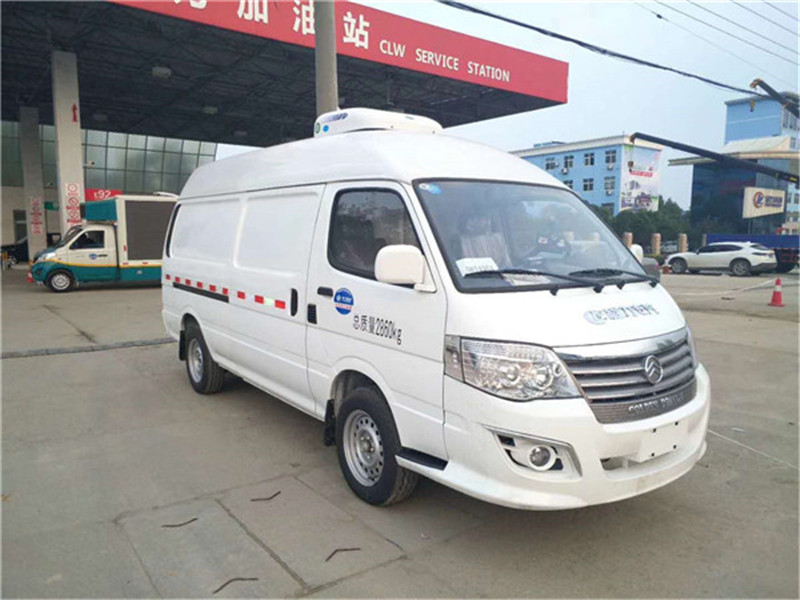 2.9米厦门金龙面包冷藏车