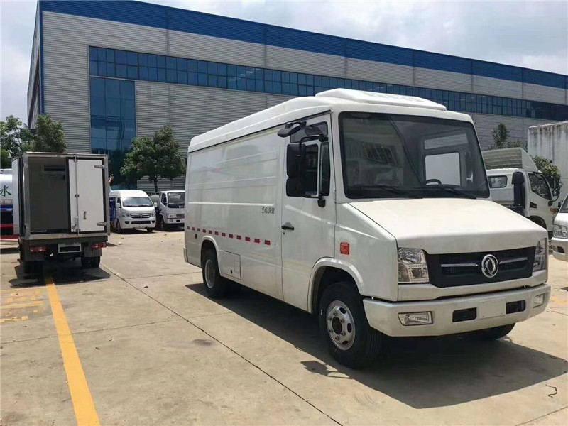 3.5米东风天来面包冷藏车